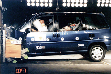 Краш тест Peugeot 806 (1999)